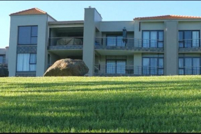 NNS Vaal River Luxury 3 Bedrooms Apartment, Vanderbijlpark